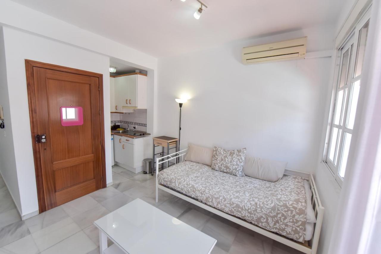 Alohamundi Pureza II Apartment เซบีญา ภายนอก รูปภาพ